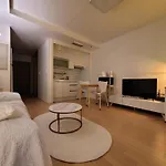 Comfortable Gangnam House In The City Center-03