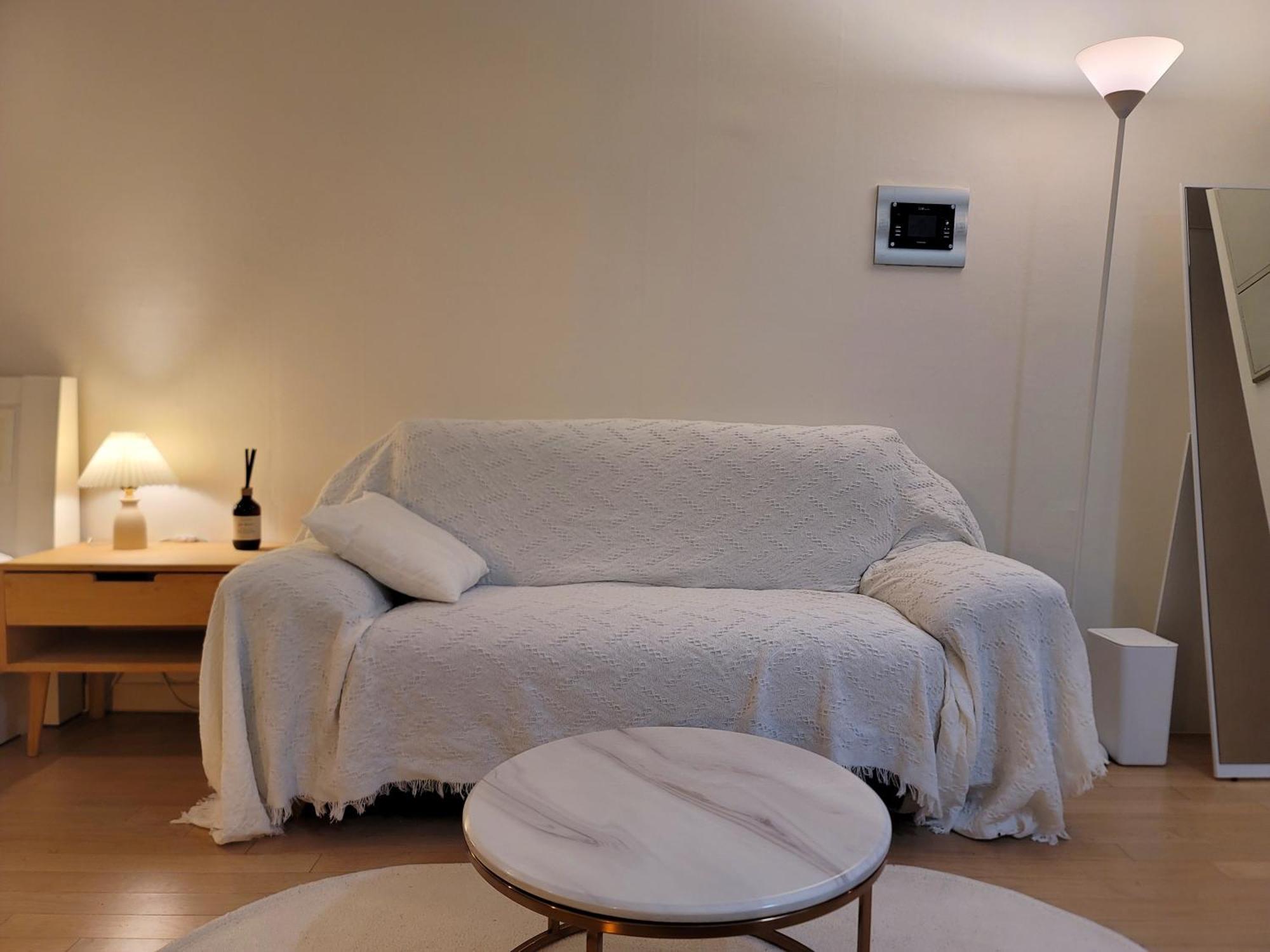Comfortable Gangnam House In The City Center-03 *
